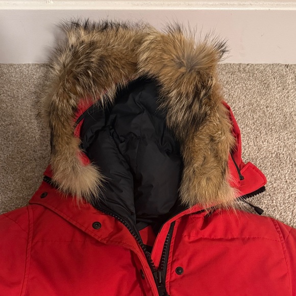 Canada Goose Women's Vibrant Red Puffer Jacket - Picture 4 of 5